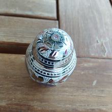 Load image into Gallery viewer, Dompop Urn Small Format