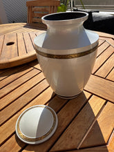 Load image into Gallery viewer, Funeral urn BLANCO
