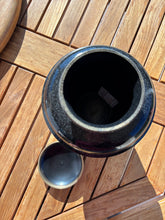 Load image into Gallery viewer, Cinerire urn BLACKA