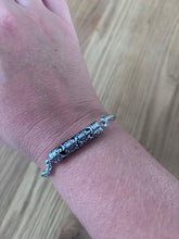 Load image into Gallery viewer, Bracelet funéraire cyclindre