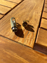 Load image into Gallery viewer, pendentif funeraire dore ouvert pour cendres