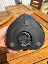 Load image into Gallery viewer, urne angel chat vue du dessous