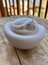 Load image into Gallery viewer, urne chat blanche