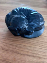 Load image into Gallery viewer, urne pour chien noire en résine