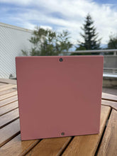 Load image into Gallery viewer, urne cineraire pour chien osrose de dos