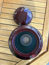 Load image into Gallery viewer, urne cineraire samia bordeau ouverte vue du dessus