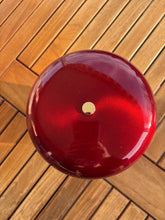 Load image into Gallery viewer, urne cinéraire paris rouge vue dessus