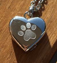 Load image into Gallery viewer, collier urne coeur patte