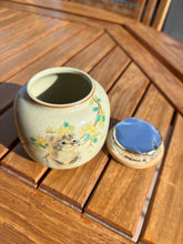 Load image into Gallery viewer, urne ceramique fleurs chat vue du dessus