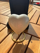 Load image into Gallery viewer, urne funeraire coeur nacré