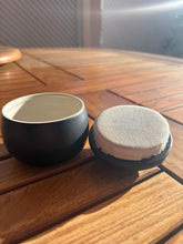 Load image into Gallery viewer, urne funeraire pour petit chien ouverte