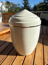 Load image into Gallery viewer, urne mandalay blanche de dos