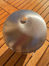 Load image into Gallery viewer, urne en metal Canada argentée