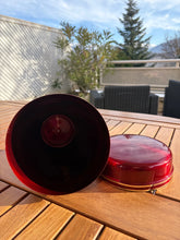 Load image into Gallery viewer, Urne Métal Œillet rouge - photo 5