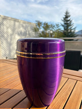 Load image into Gallery viewer, Urne Métal Œillet violette - photo 2
