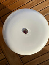Load image into Gallery viewer, Urne Métal Paris Blanche - photo 4