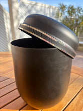 Load image into Gallery viewer, urne new york noire