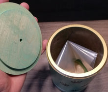 Load image into Gallery viewer, Urn KOKIA