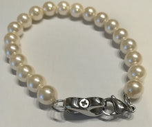 Load image into Gallery viewer, Heart Charm Bracelet - Cinerary Jewelry