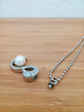 Load image into Gallery viewer, Jewel Cinerire - White Swan