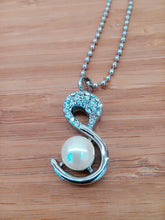 Load image into Gallery viewer, Jewel Cinerire - White Swan