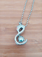 Load image into Gallery viewer, Jewel Cinerire - White Swan