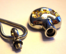 Load image into Gallery viewer, Diama Heart pendant urn