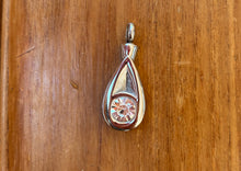 Load image into Gallery viewer, Funeral Jewelery: Larma
