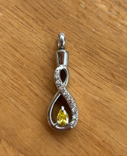 Load image into Gallery viewer, Jewel Cinerary - Alliance
