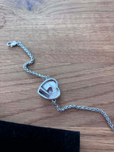 Load image into Gallery viewer, Dos bracelet urne coeur
