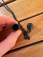 Load image into Gallery viewer, collier funeraire chat souvenir pendentif porte
