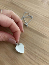 Load image into Gallery viewer, Collier urne cœur LOVE - photo 3
