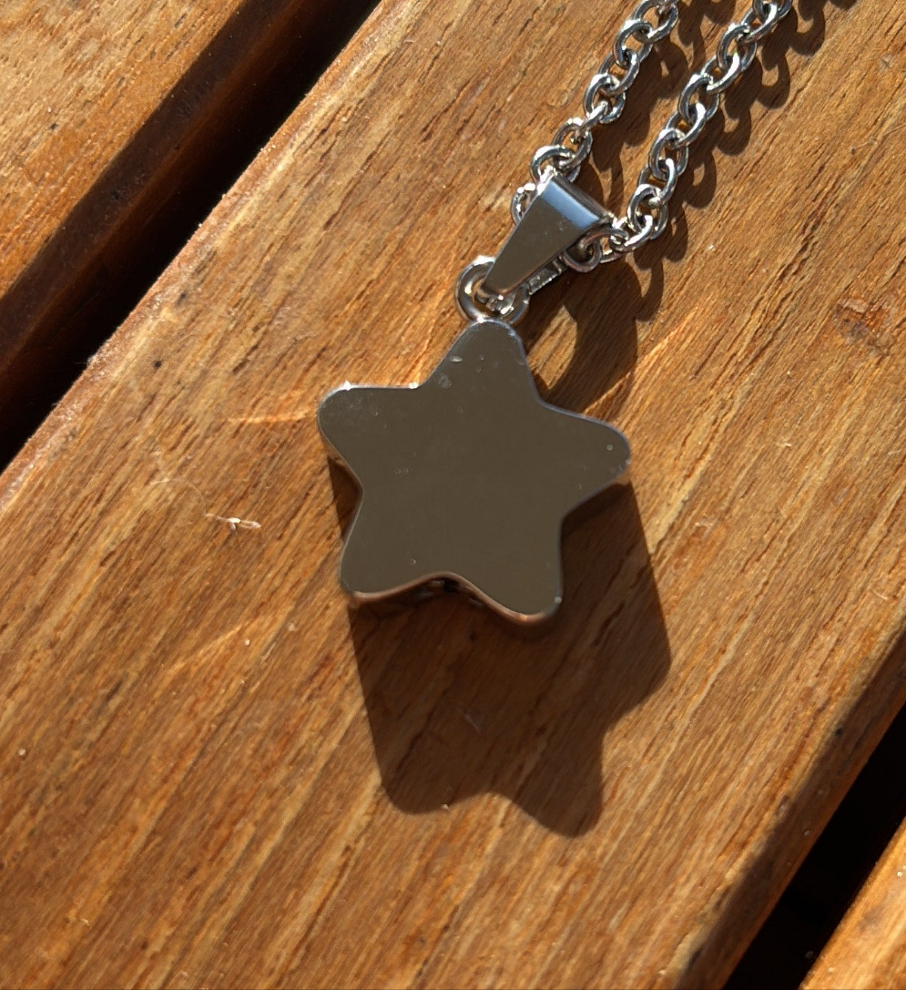 collier urne etoile