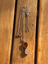 Load image into Gallery viewer, Collier urne Infini - photo 3

