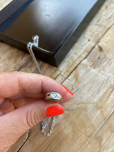 Load image into Gallery viewer, collier goutte fermeture
