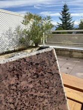 Load image into Gallery viewer, Lanterne funéraire en Granit Gris - photo 4
