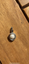 Load image into Gallery viewer, Pendentif funéraire : Prestige - photo 2
