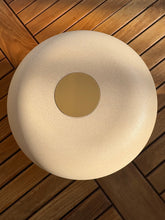 Load image into Gallery viewer, urne beige et dorée
