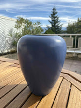 Load image into Gallery viewer, urne bleue celes biodegradable ouverte
