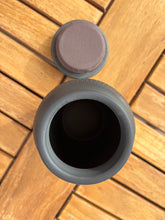 Load image into Gallery viewer, urne cineraire terra ouverte vue du dessus
