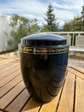 Load image into Gallery viewer, urne feuilles de houx
