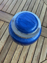 Load image into Gallery viewer, urne funeraire pour homme bleue infini
