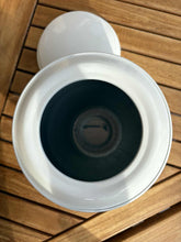 Load image into Gallery viewer, urne funeraire metal blanc ouverte
