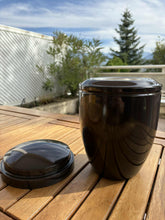 Load image into Gallery viewer, urne funeraire samia marron
