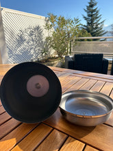 Load image into Gallery viewer, urne pour homme ou pour femme en metal
