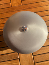 Load image into Gallery viewer, urne en metal grise galaxy
