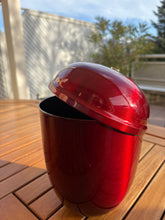 Load image into Gallery viewer, urne metal rouge pour homme ou femme
