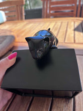 Load image into Gallery viewer, Urne noire funeraire feline

