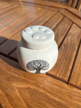 Load image into Gallery viewer, couverte urne odyssee patte
