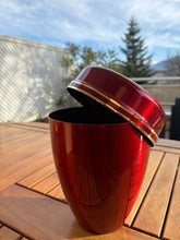 Load image into Gallery viewer, urne oeillet rouge
